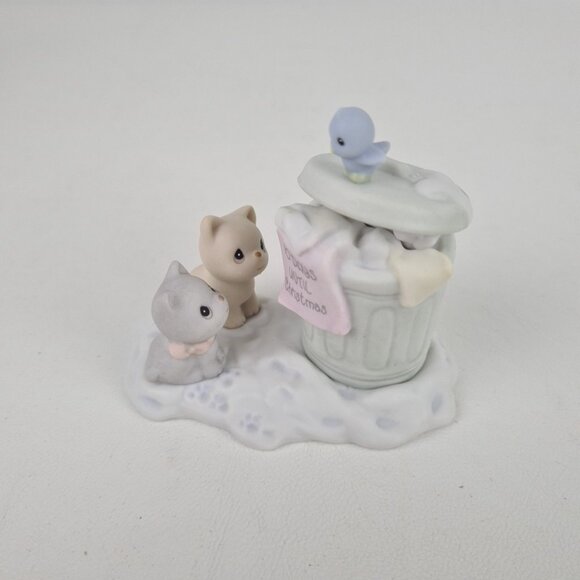 Precious Moments Sugar Town Garbage Can Village Christmas Figurine 272914 - Picture 1 of 6
